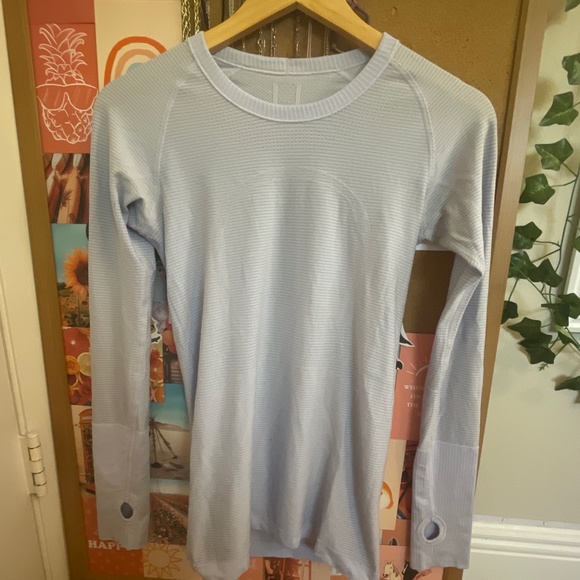 SOLD~ Lululemon Long sleeve shirt size 6 - Picture 1 of 7